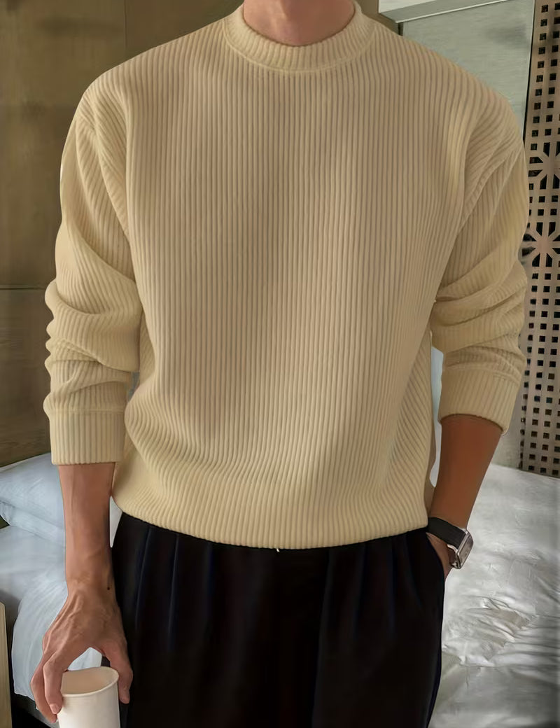 Gebreide trui met ronde hals en lange mouwen