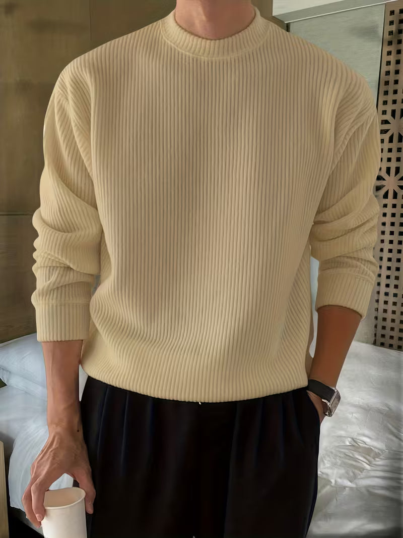 Gebreide trui met ronde hals en lange mouwen