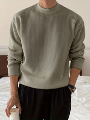 Gebreide trui met ronde hals en lange mouwen