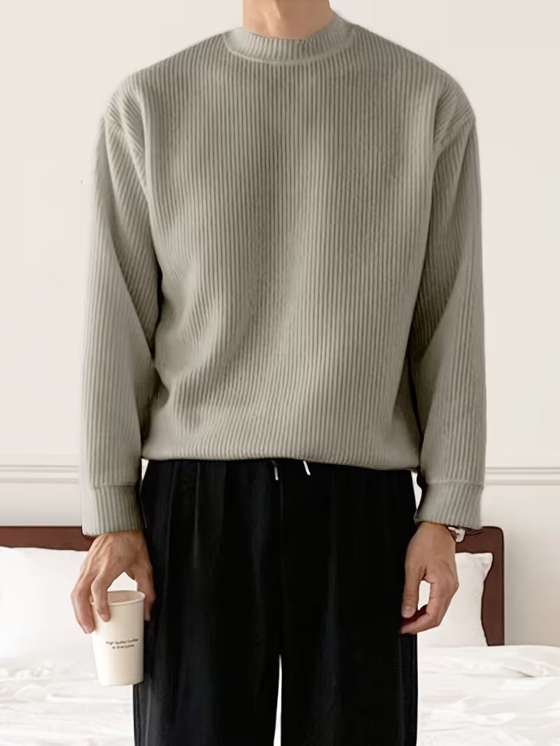 Gebreide trui met ronde hals en lange mouwen