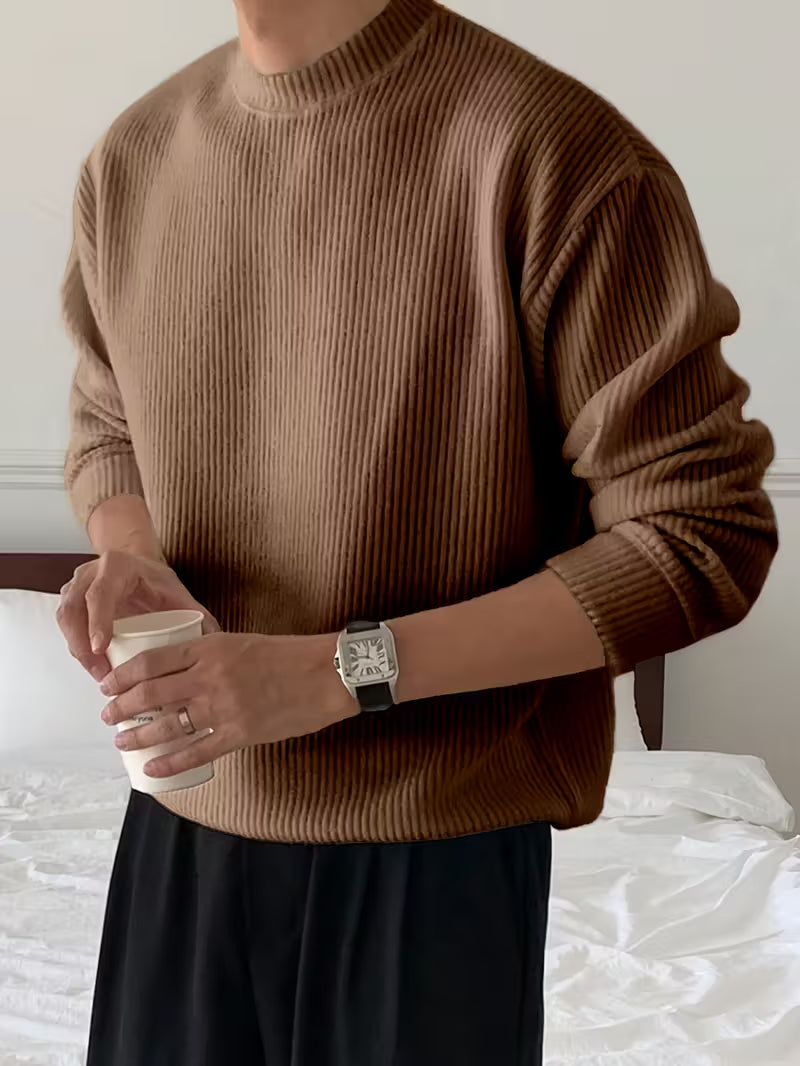 Gebreide trui met ronde hals en lange mouwen