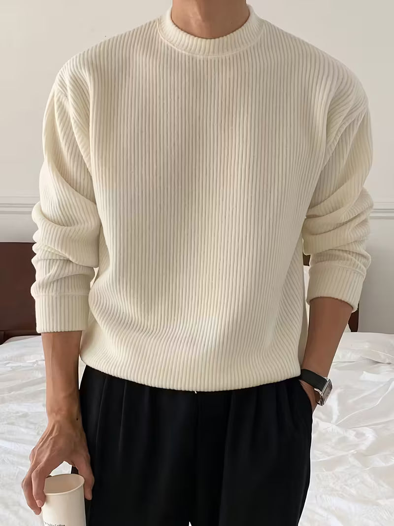 Gebreide trui met ronde hals en lange mouwen