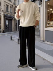 Gebreide trui met ronde hals en lange mouwen