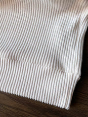 Gebreide trui met ronde hals en lange mouwen