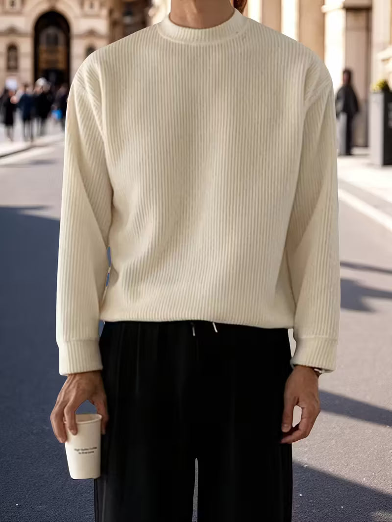 Gebreide trui met ronde hals en lange mouwen