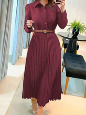 Geplooide jurk met lange mouwen en knoopsluiting