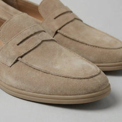 Penny loafers met suede