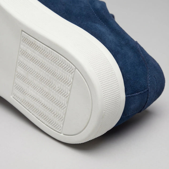 Lage suede sneakers met veters