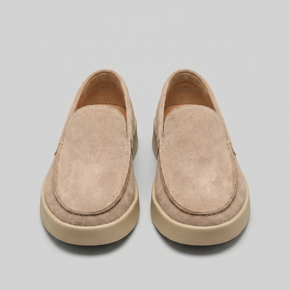 Suede loafers met contrasterende zool