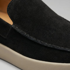 Suede loafers met contrasterende zool