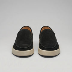 Suede loafers met contrasterende zool