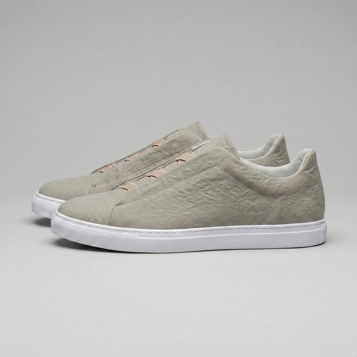 Slip-on sneakers met suède