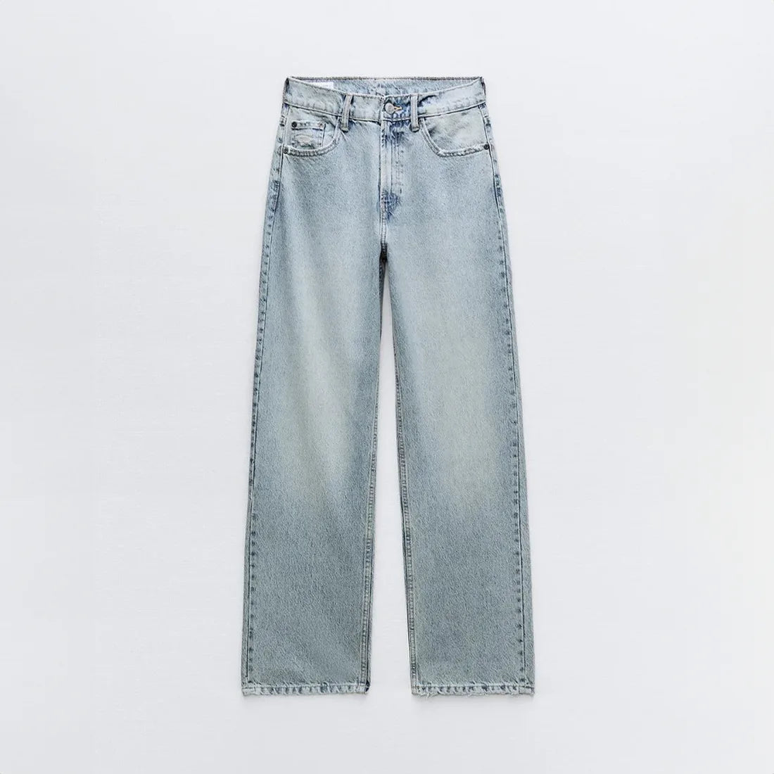 High waist jeans met gescheurde details