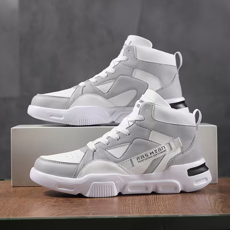 Hoge sneakers met antislip zool en vetersluiting