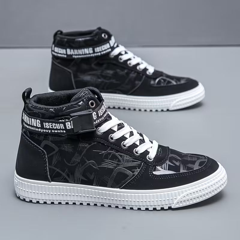 Hoge sneakers met grafisch patroon en vetersluiting