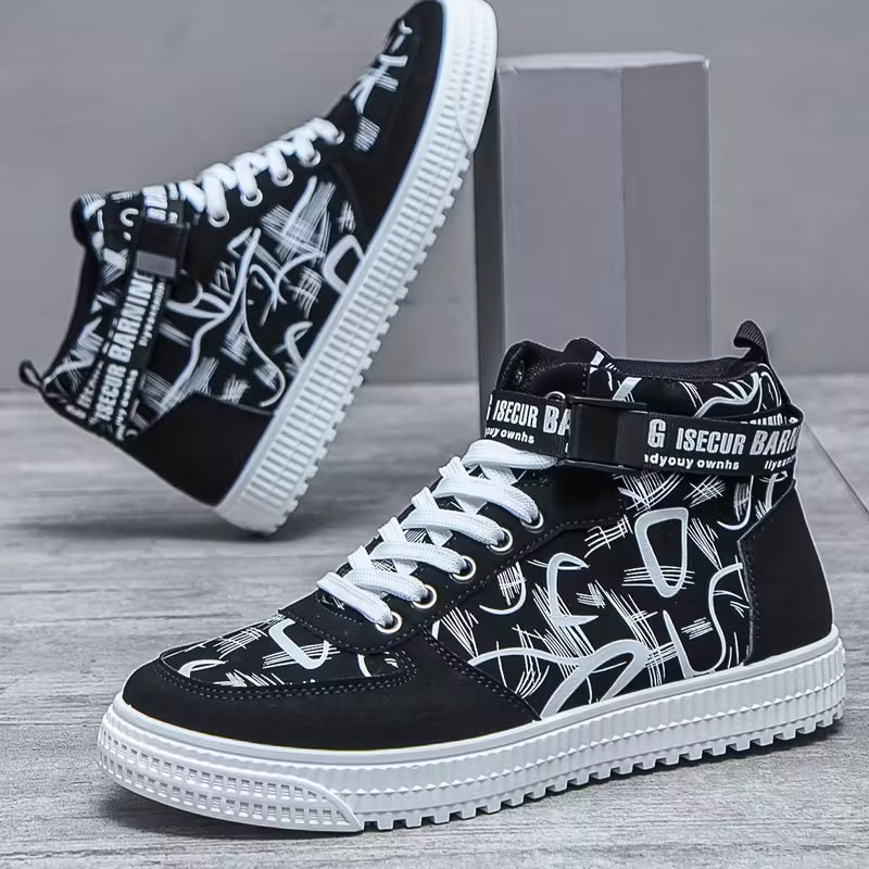 Hoge sneakers met grafisch patroon en vetersluiting