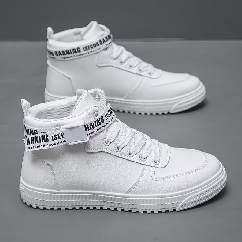 Hoge sneakers met grafisch patroon en vetersluiting