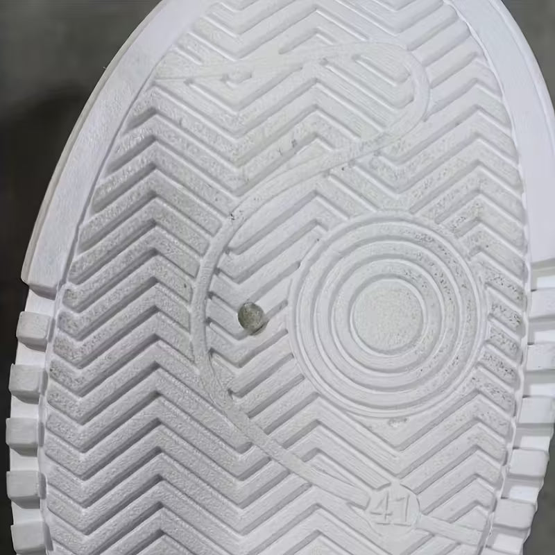 Hoge sneakers met grafisch patroon en vetersluiting