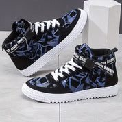 Hoge sneakers met grafisch patroon en vetersluiting