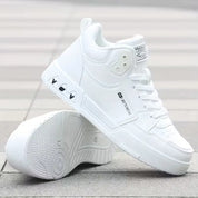 Hoge top sneakers met vetersluiting