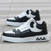 Hoge top sneakers met vetersluiting