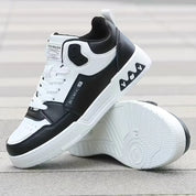 Hoge top sneakers met vetersluiting