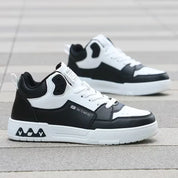 Hoge top sneakers met vetersluiting