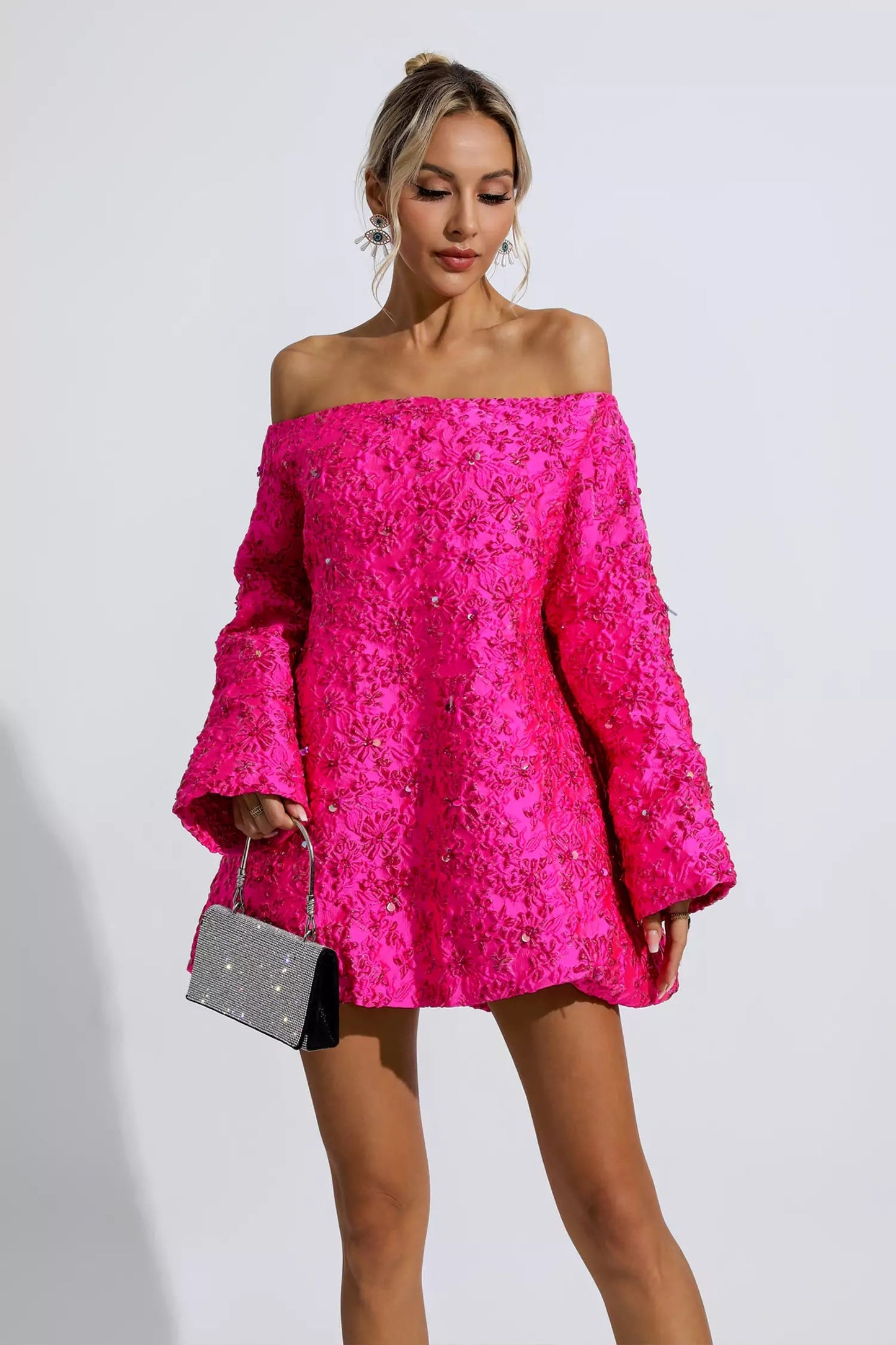 Prachtige Roze Off-Shoulder Mini-Jurk met Bloemendesign