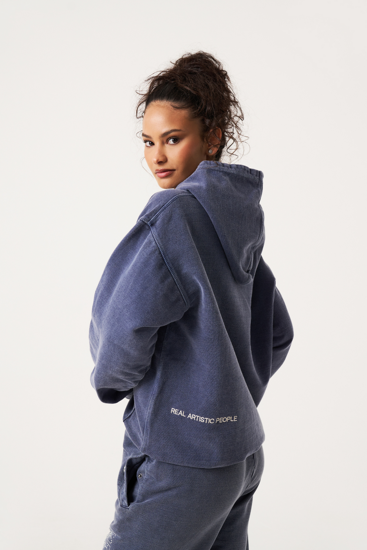 Hoodie met strass-steentjes opdruk en kangoeroezak
