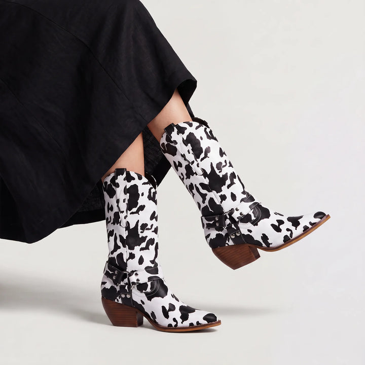Cowboy boots met cow-print