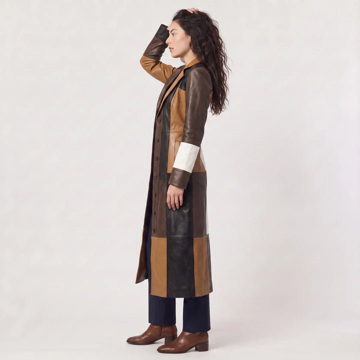 Trench coat met patchwork design