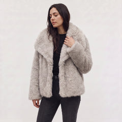 Oversized faux fur jas