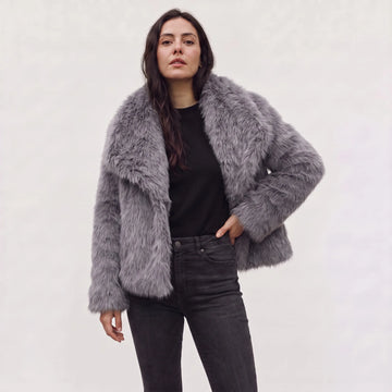 Oversized faux fur jas