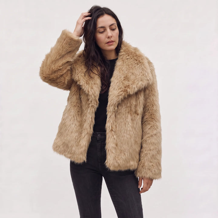 Oversized faux fur jas