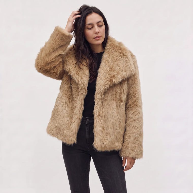 Oversized faux fur jas