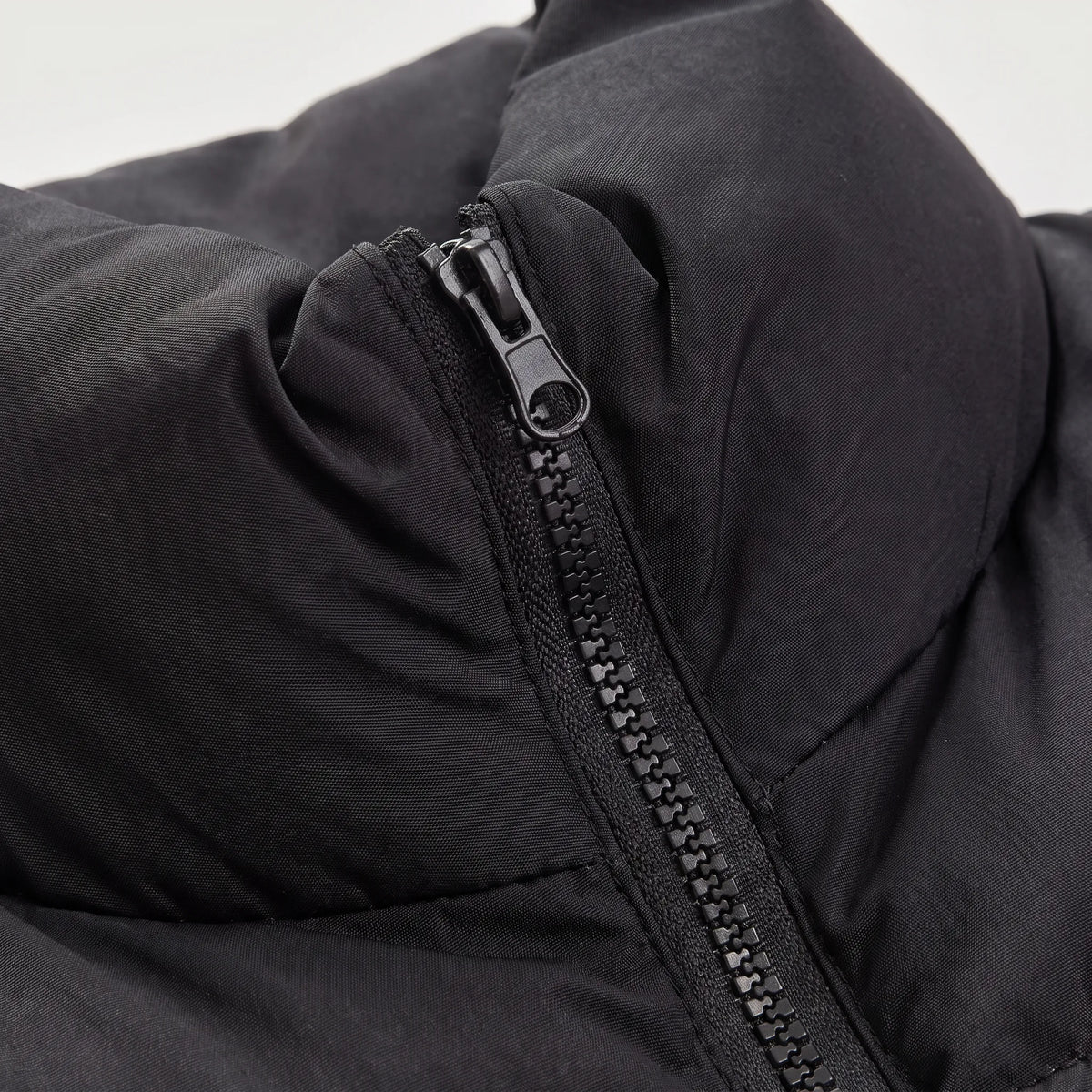 Cropped puffer gilet met kraag