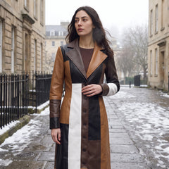 Trench coat met patchwork design