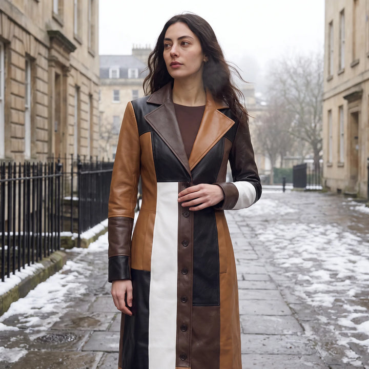 Trench coat met patchwork design