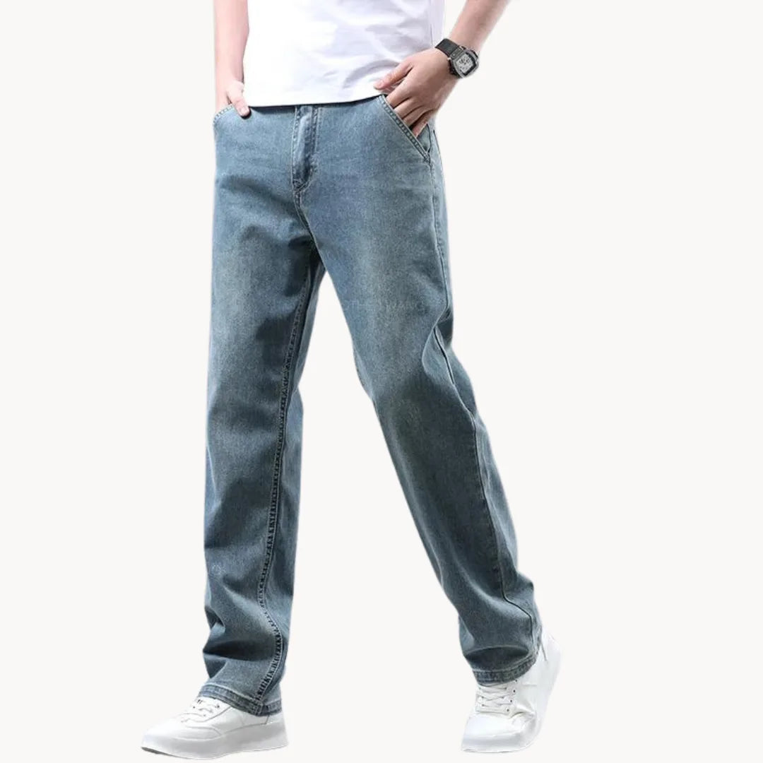 Jeans met rechte pasvorm en zijzakken