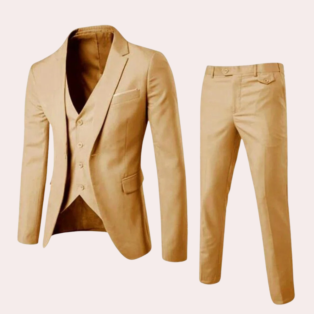 Stijlvol herenpak met een trendy blazer en bijpassende pantalon, perfect voor formele gelegenheden en zakelijke meetings. Gemaakt van hoogwaardige materialen voor luxe uitstraling en comfort, met een slim fit design voor een moderne look. Verkrijgbaar in diverse veelzijdige kleuren. Voeg dit herenpak toe aan je collectie voor een ongeëvenaarde combinatie van stijl, comfort en veelzijdigheid!