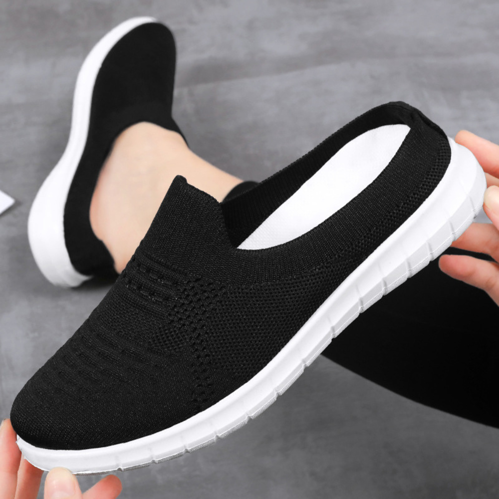 Knitted_shoes_black_img1.png