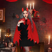 Kostuumset met rode cape en hoorn hoofdband