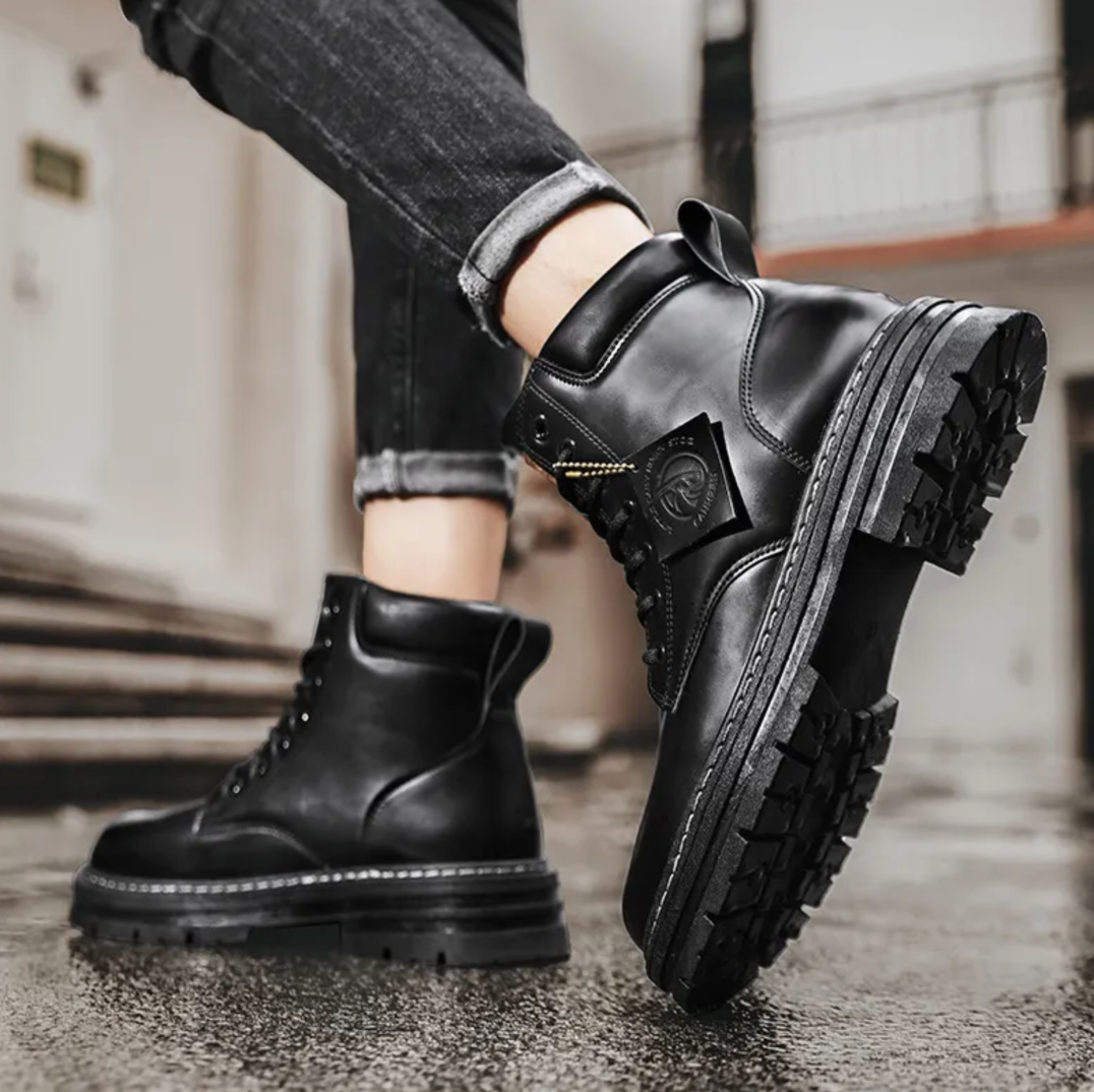 Laarzen met vetersluiting en stevige constructie