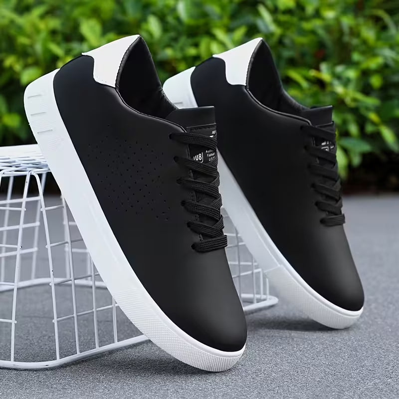 Lage skateschoenen met vetersluiting en perforaties