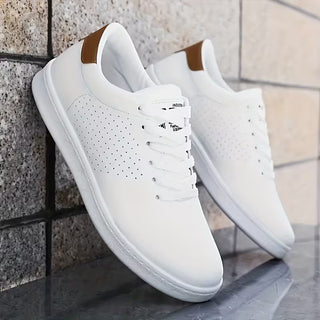 Lage skateschoenen met vetersluiting en perforaties