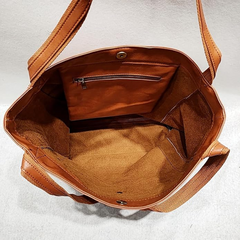 Leren tas met vlekbestendig interieur en binnenvak met rits