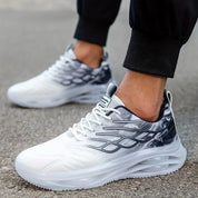 Lichte sneakers met vetersluiting voor outdoor activiteiten