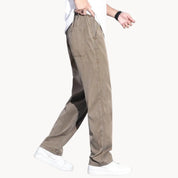 Losse broek met zijzakken en rechte snit