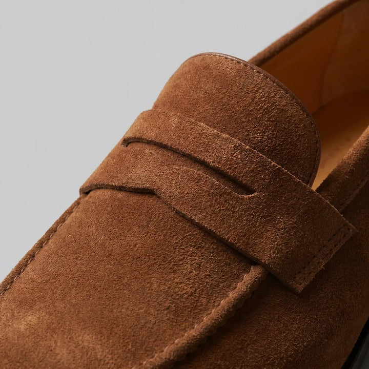 Bruine penny loafers met suède look