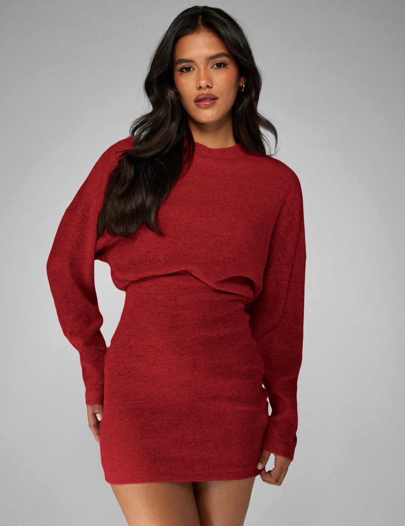 Mini-jurk met lange mouwen en ronde hals